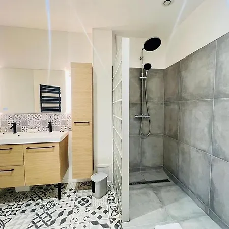 Apartmán 2 Ch - A 2 Pas De La Gare Et De La Mairie *